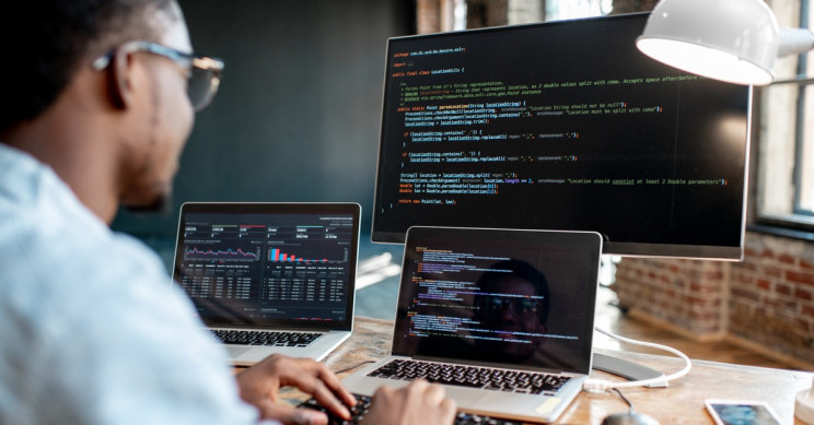 computer-eng-salaries-worldwide_resize_md - slider